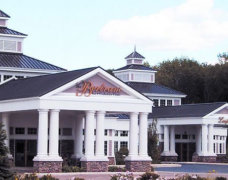 Bertram Inn And Conference Center Aurora Bagian luar foto