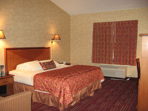 Bertram Inn And Conference Center Aurora Bagian luar foto