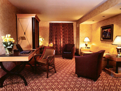 Bertram Inn And Conference Center Aurora Bagian luar foto