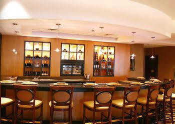 Bertram Inn And Conference Center Aurora Bagian luar foto