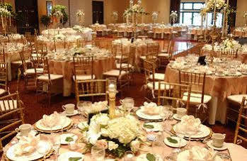 Bertram Inn And Conference Center Aurora Bagian luar foto